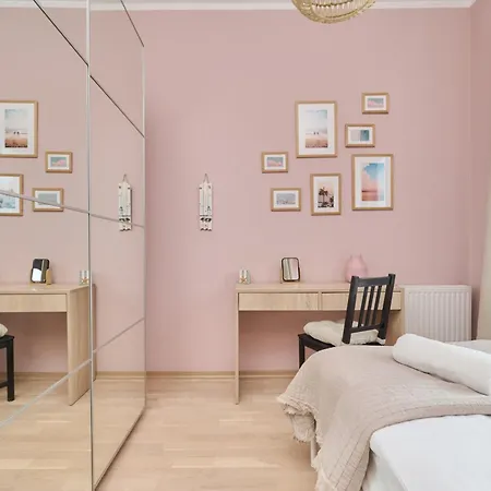 Colorful Energy Deluxe With Parking In By Renters Prestige *