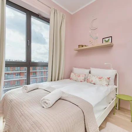 Colorful Energy Deluxe With Parking In By Renters Prestige *