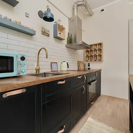 Colorful Energy Deluxe With Parking In By Renters Prestige Apartment